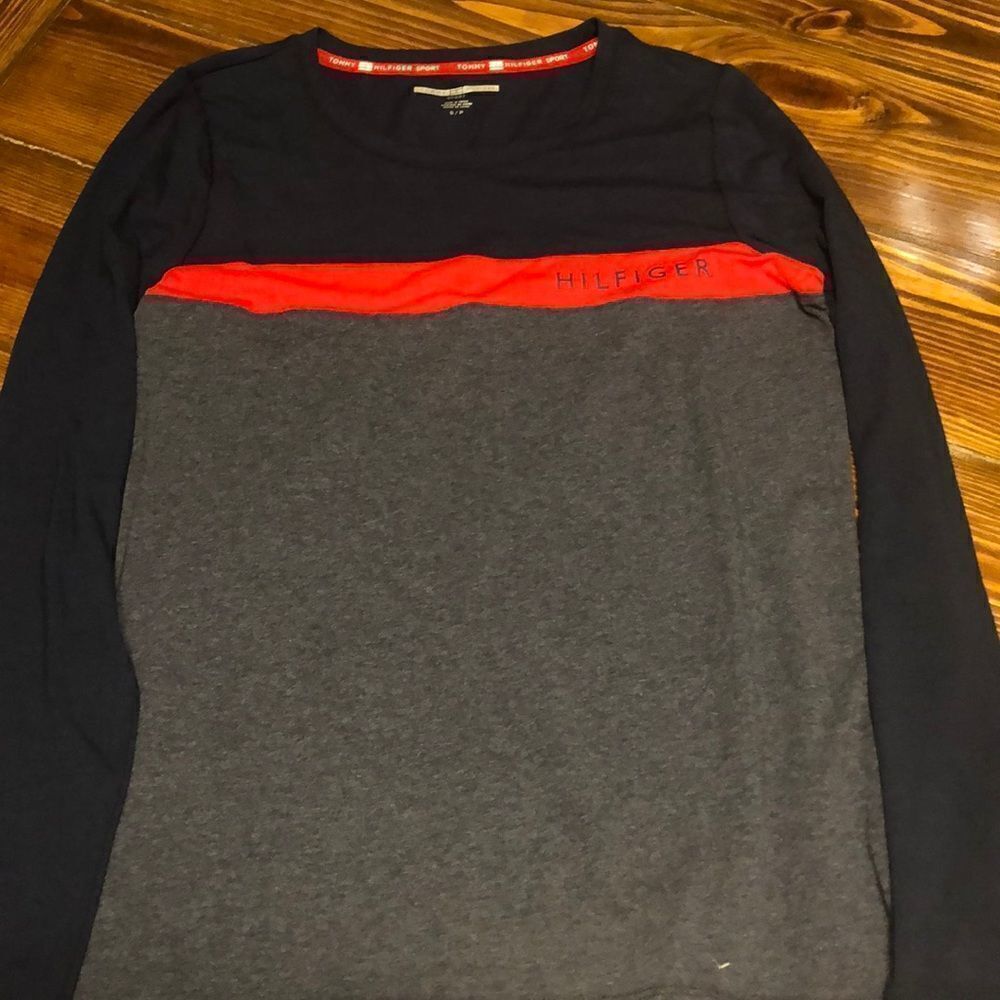 NWT Tommy Hilfiger Sport Long Sleeved Ladies T